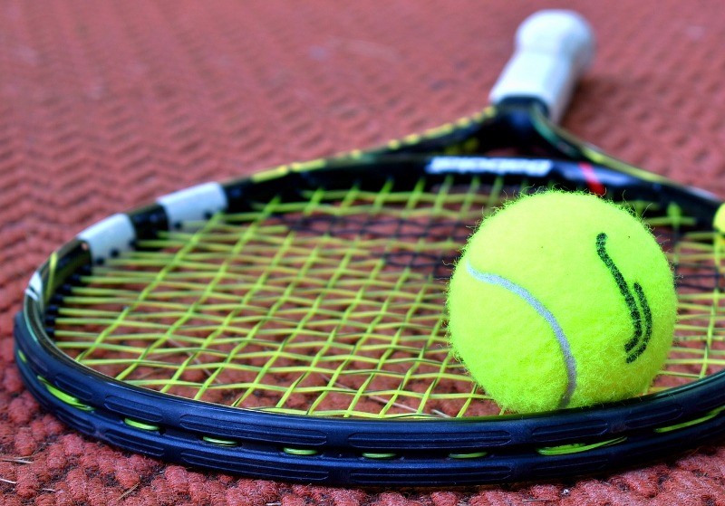 Cómo elegir tu primera raqueta de tenis: guía para principiantes.